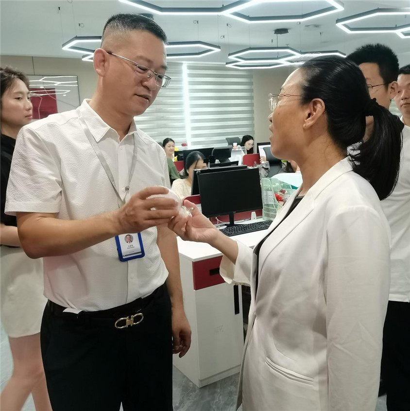 区辅导莅临领导，合作助力自贸港